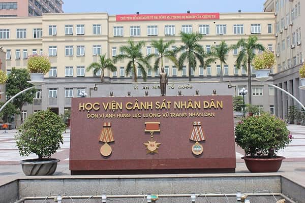 Ở Việt Nam học viện nào dưới đây không thuộc hệ thống nhà trường quân đội