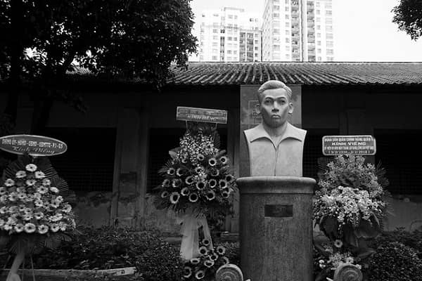 Tổng bí thư đầu tiên của Đảng cộng sản Đông Dương là ai