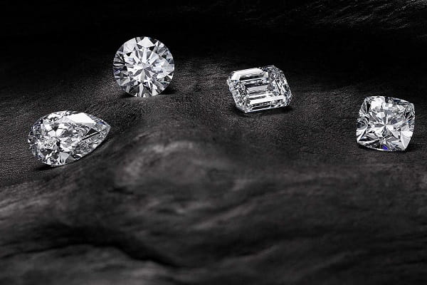 Kim cương là một dạng thù hình của nguyên tố
