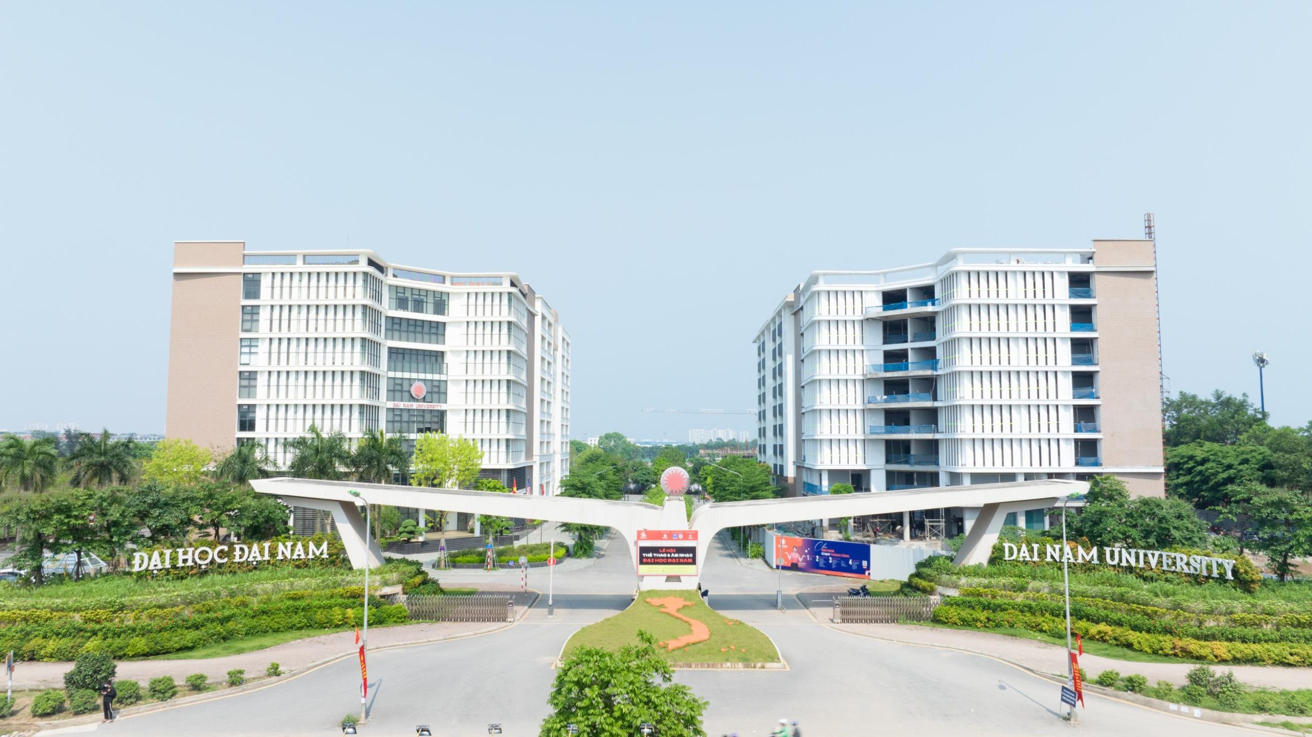 luật học